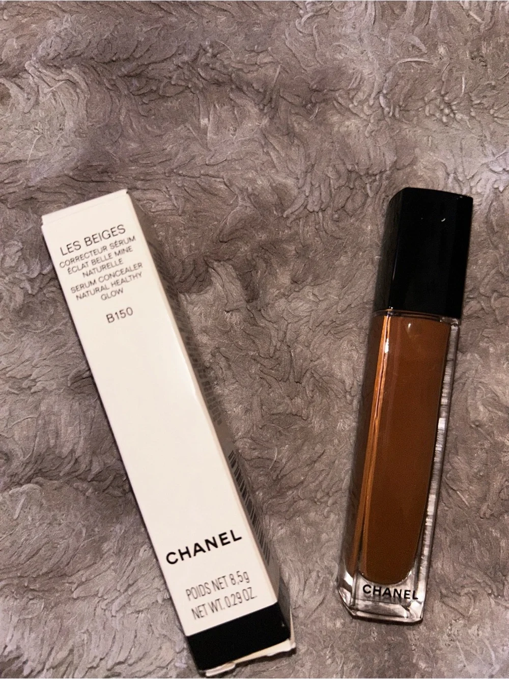 CHANEL Les Beiges Serum Concealer B150 Deep Beige Brown